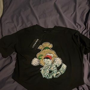 Cute black crop in the back top